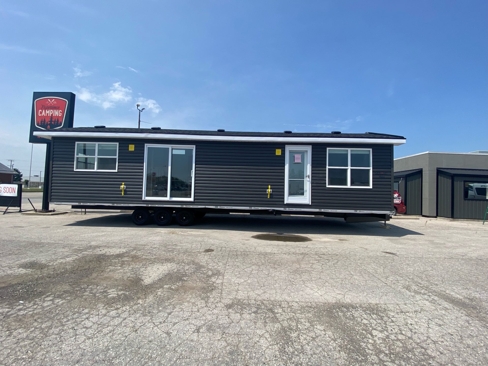 2023 General Coach Resort (Remington Floorplan Reversed) Experience