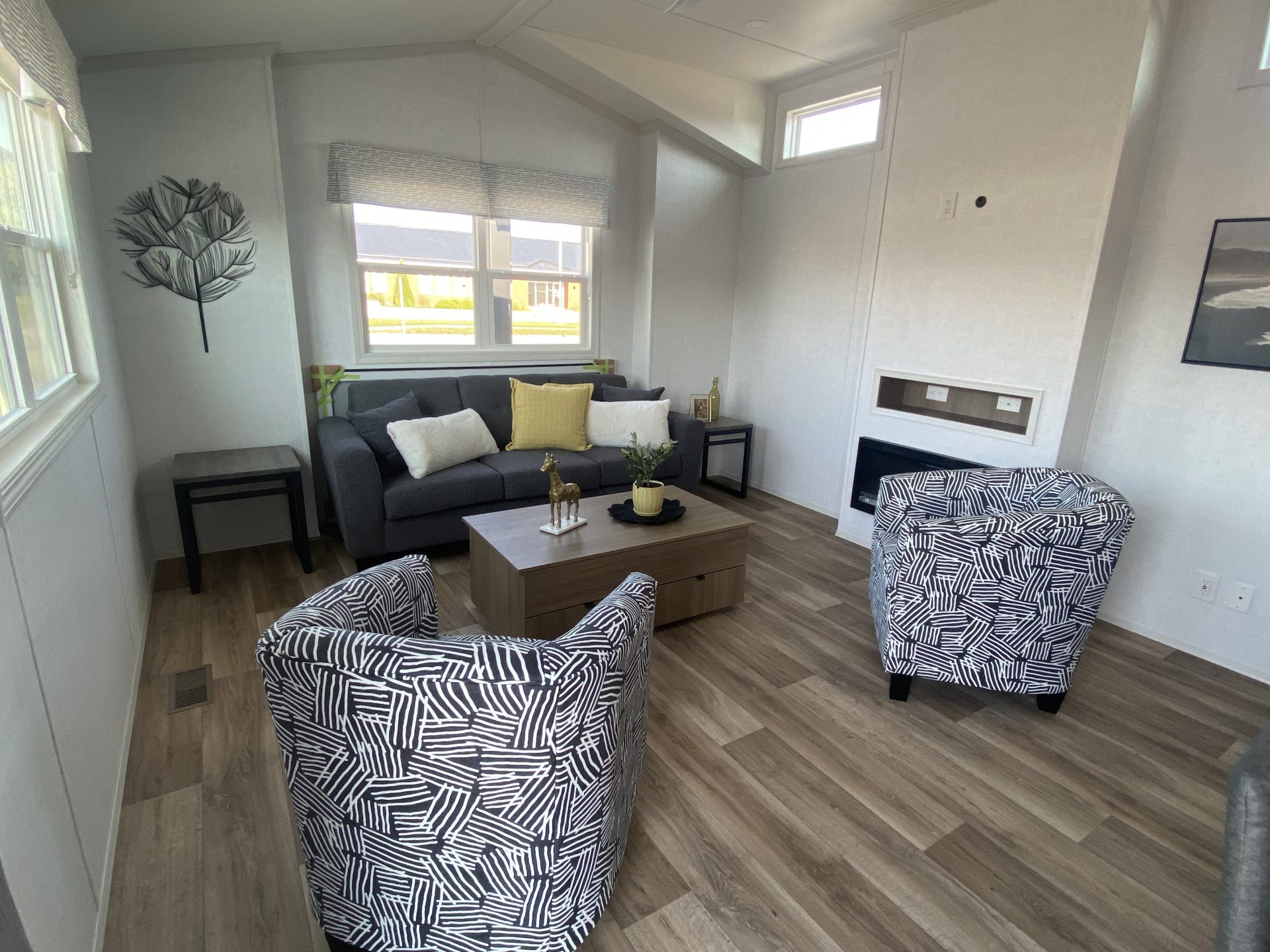 2023 General Coach Resort (Remington Floorplan Reversed) Experience