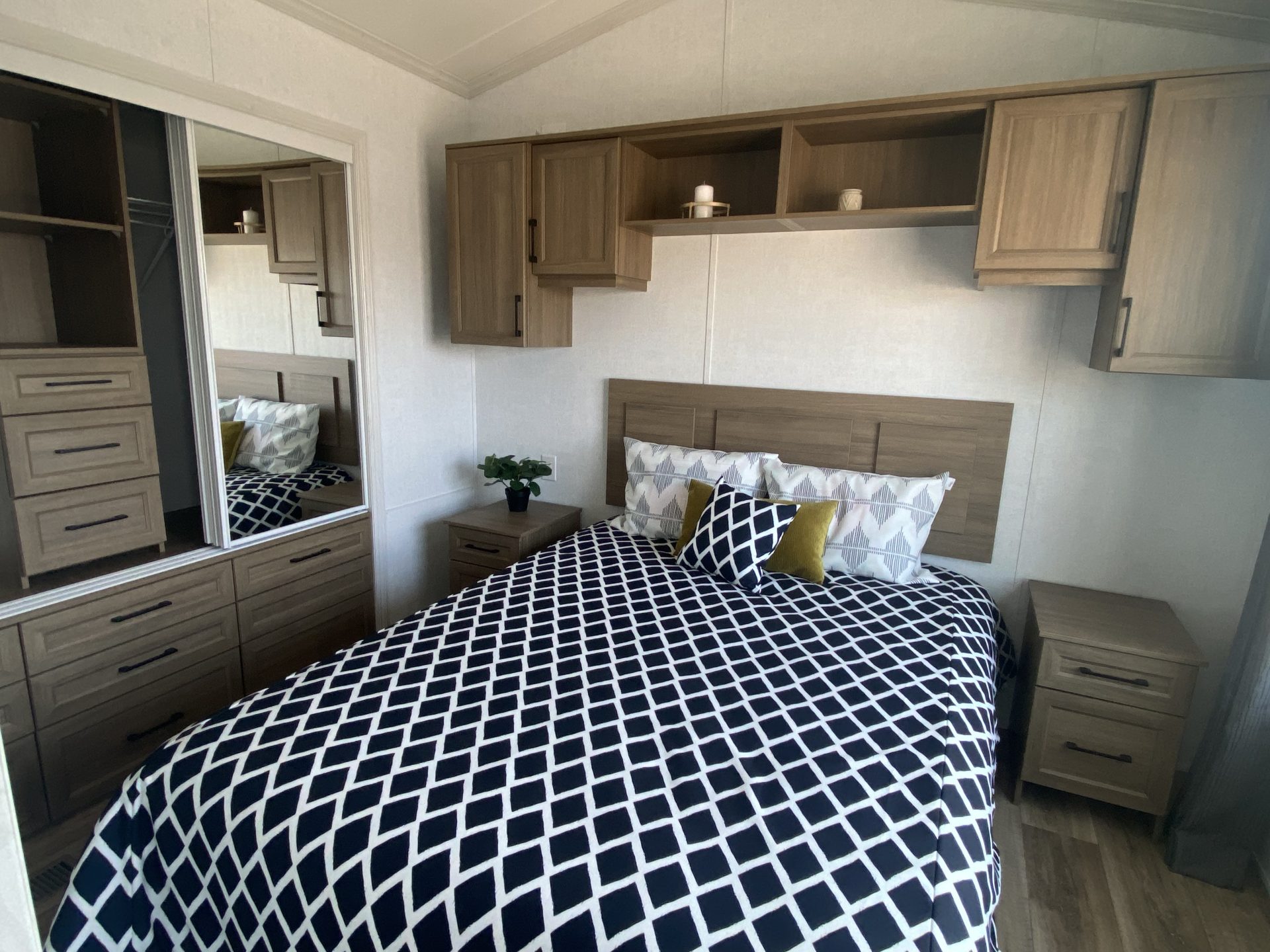 2023 General Coach Resort (Remington Floorplan Reversed) Experience