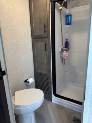 4c497225-860a-421f-9324-c082a66f4d1d